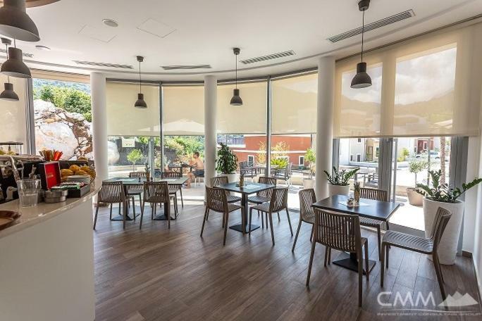 Luxury 1 Bedroom Apartment With Cozy Garden D2-2 In Morinj Kotor Luaran gambar